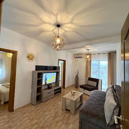 Apartmens Xhenis Lux 울친 외부 사진