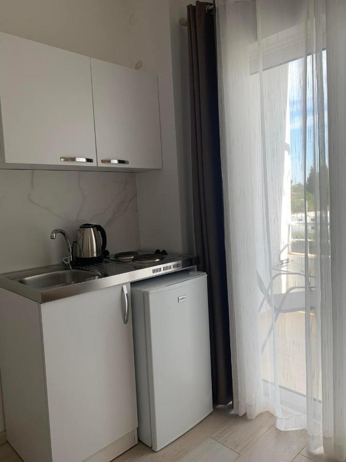 Apartmens Xhenis Lux 울친 외부 사진