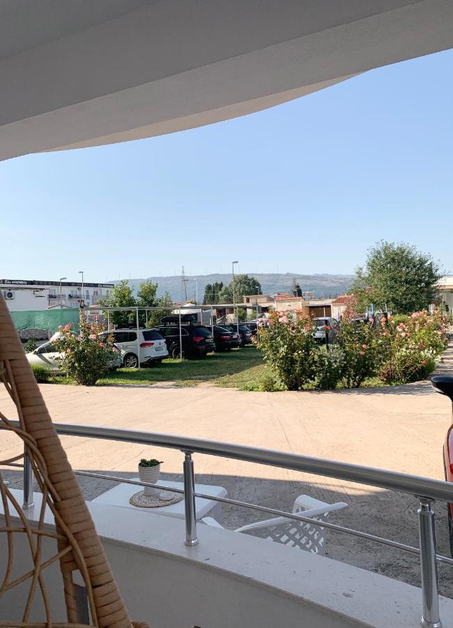 Apartmens Xhenis Lux 울친 외부 사진