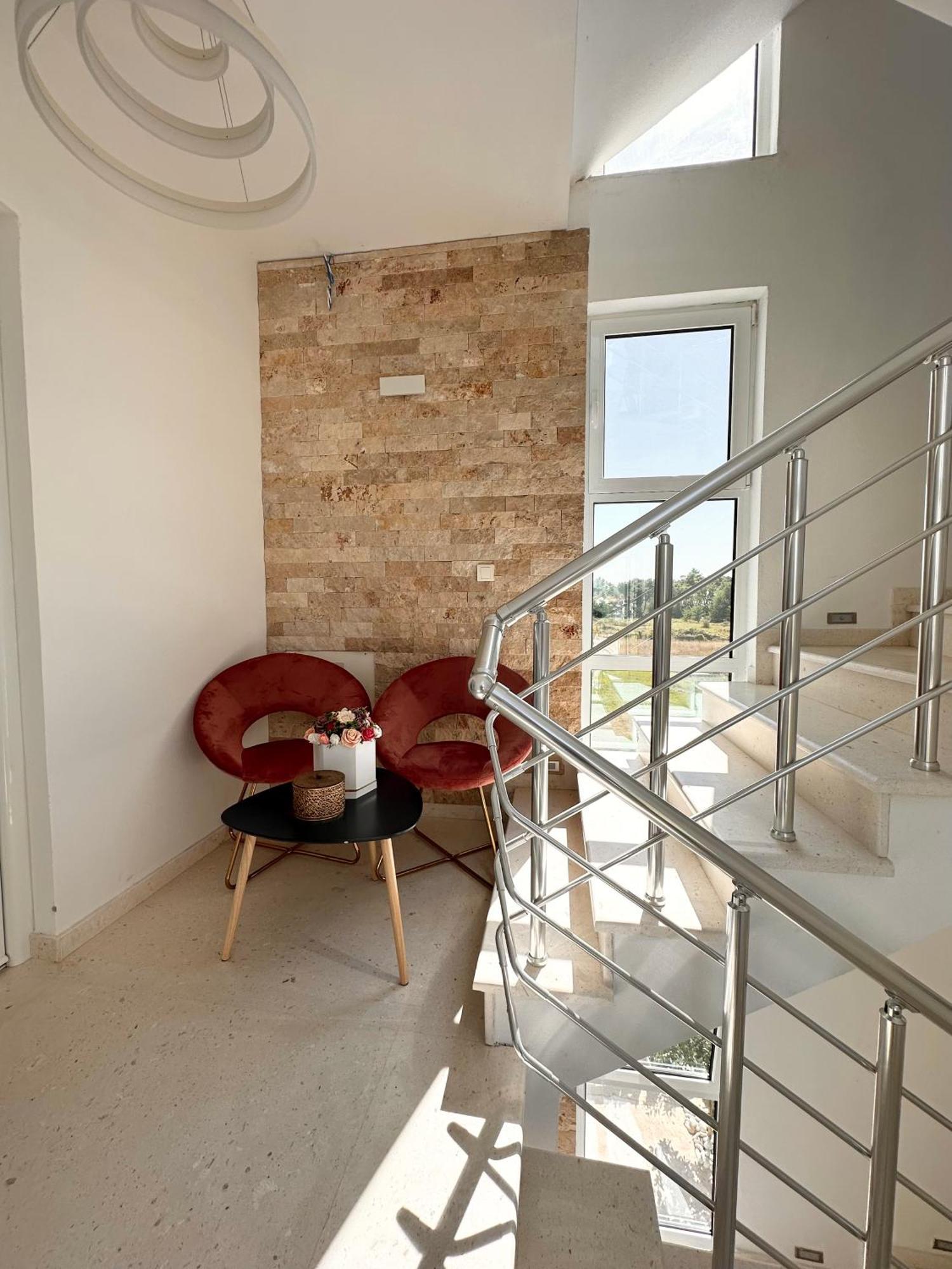 Apartmens Xhenis Lux 울친 외부 사진
