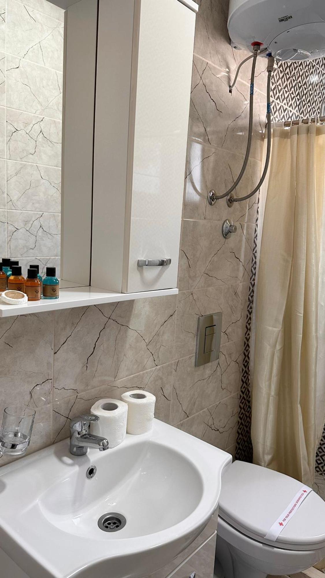 Apartmens Xhenis Lux 울친 외부 사진